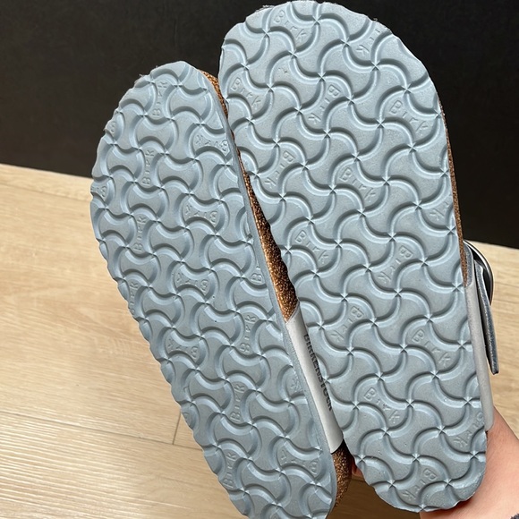 BIRKENSTOCK Gizeh Big Buckle Nubuck Leather, DOVE GRAY SIZE 6-6.5US / 37EU - Picture 9 of 9